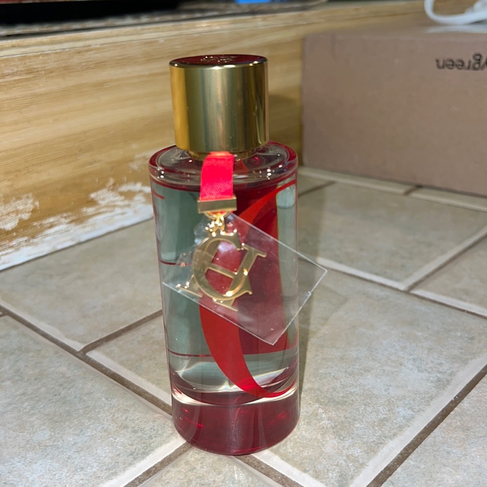 Carolina Herrera Eau De Toilette natural spray 100 ml 3.4 fl oz